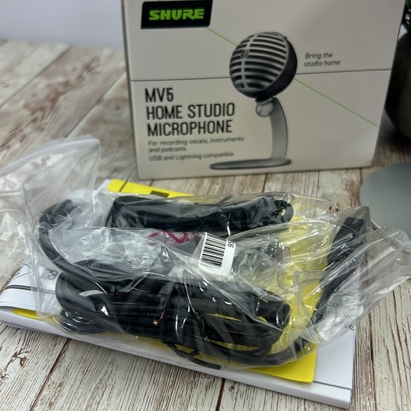 BNIB Shure MV5 Digital Microphone. - Picture 5 of 5